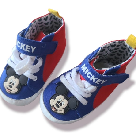 Mickey Mouse Infant Shoes - Picture 2 of 8